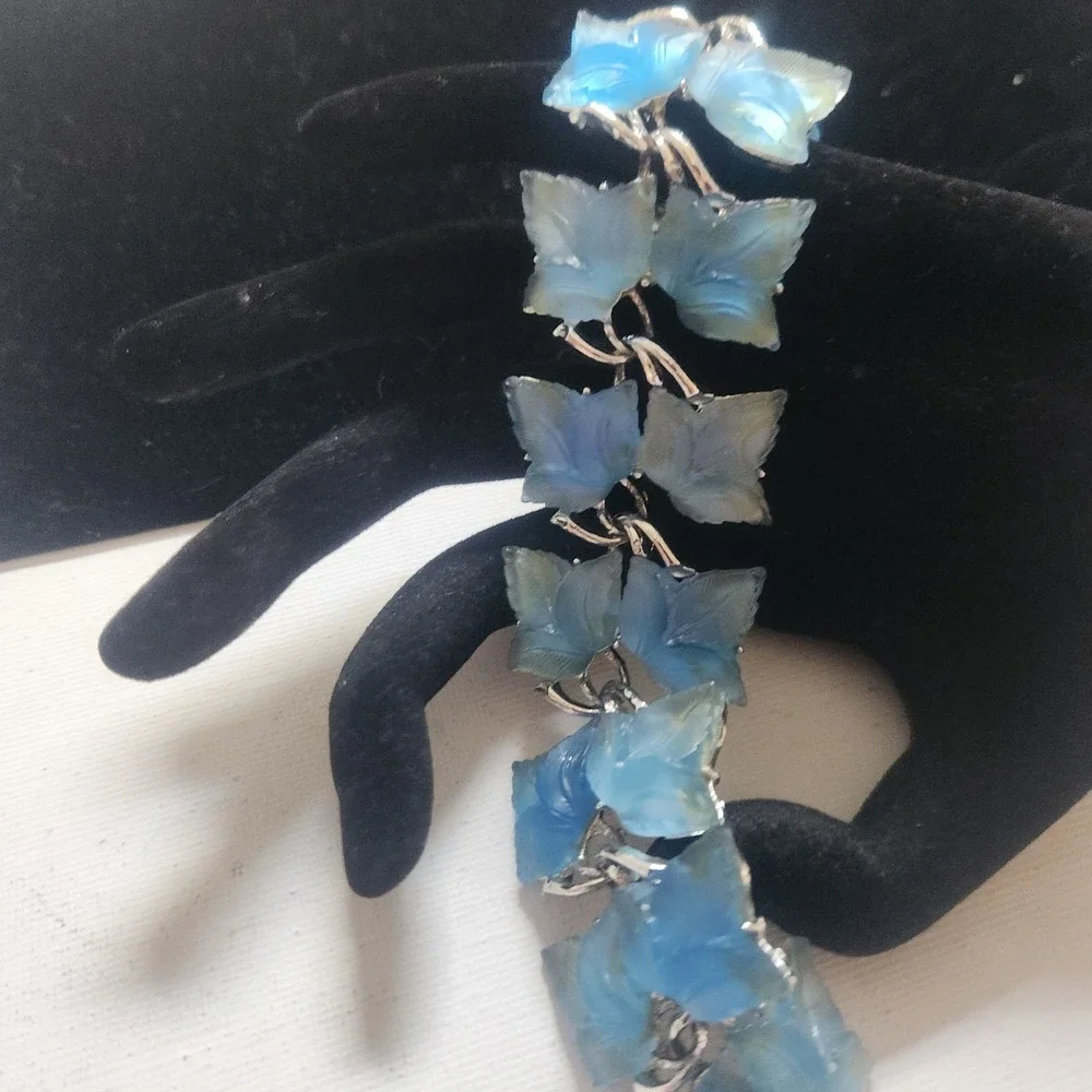 Vintage Carved Frosted Blue‎ thermostat Link Bracelet Silver Tone Botanical